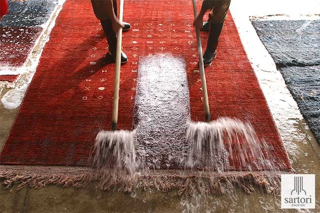 Come pulire i tappeti persiani? Affidarlo ad un professionista , tuttavia
